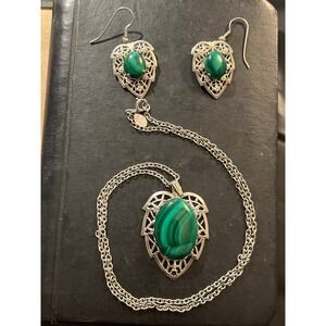 Vintage Avon LeafGreen Stone Necklace and Earrings Jewelry Set Silver Tone